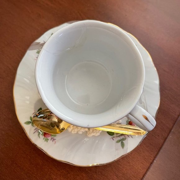 Vintage Lynns Fine China Teacup and Saucer with Gold Tone Spoon - Picture 2 of 12